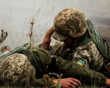 Боевики сбросили снаряд с дрона на украинских бойцов: двое военных ранены