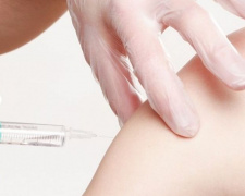 Успей вакцинироваться: в Мариуполе заканчиваются вакцины от COVID-19