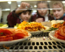 Здоровые и вкусные обеды: в пяти школах Мариуполя запустили реформу питания