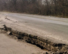 Мариупольцы просят отремонтировать дорогу в поселок Мелекино