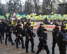 Стычки под Верховной Радой Украины: госпитализировано несколько полицейских