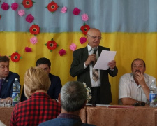 Жители Покровского пришли в сельский совет отстаивать свое право войти в состав Мариупольской ОТГ (ФОТО)