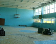 В многомиллионном тендере на ремонт гимназии в поселке вблизи Мариуполя нашли нарушения