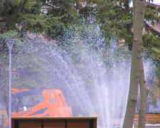В мариупольском парке появился новый фонтан (ФОТО)
