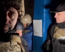 Украинские нардепы и иностранные журналисты попали под обстрел на Донбассе (ВИДЕО)