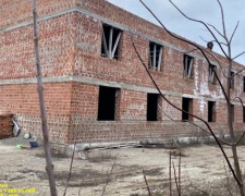 На строительстве казарм в Мариуполе растратили более 10 миллионов гривен