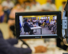 Оставить заявку, поделиться проблемой: в Мариуполе запускают сервис «депутат в смартфоне» (ФОТО)