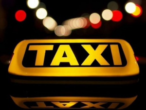 Повысят ли в Мариуполе тариф на поездки? В службе такси прокомментировали ситуацию с протестом водителей