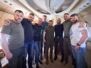 В Україну повернулися командири оборони Маріуполя: деталі