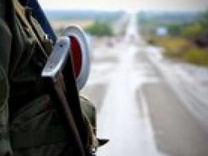 В Донбассе от пули снайпера боевиков погиб боец. Обстреляны позиции в Приазовье