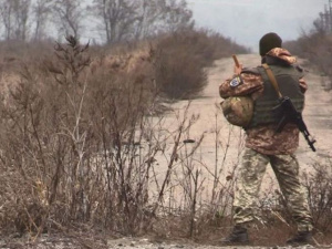 Боевики обстреляли украинские позиции в Донбассе. Ранен военный