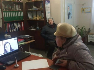 В Мариуполе очереди в Пенсионный фонд разгружают при помощи Skype (ФОТО)