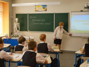 Мариупольские школьники выйдут с дистанционного обучения в несколько этапов