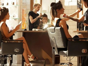 Как привлечь новых клиентов в салон красоты: 3 шага к успеху