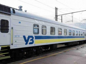 Два поезда из Мариуполя начнут подбирать пассажиров в Запорожской области
