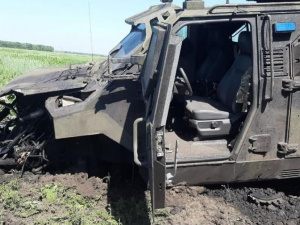 На Донбассе подорвался автомобиль ВСУ: травмировались 10 военных (ФОТО)