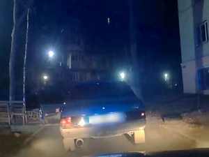 Пьяный водитель без прав убегал от полиции по ночному Мариуполю