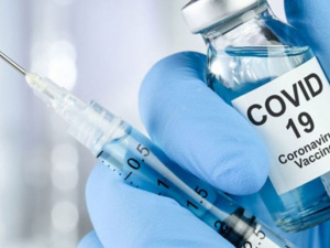 В Мариуполе есть все виды вакцин от коронавируса: где какими препаратами прививают?
