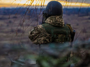 На Донбассе ранен мирный житель и два воина ВСУ