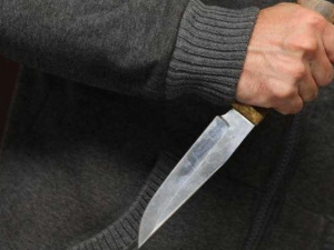 В Мариуполе двое мужчин получили ножевые ранения