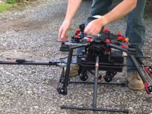 В Сеть попало видео с испытаниями дрона-огнемета (ВИДЕО)