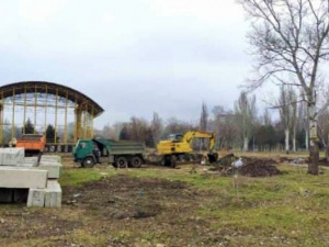 Реконструкция парка имени Гурова в Мариуполе: когда откроют зону барбекю и запустят фонтаны
