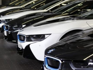 Владельцы элитных авто в Мариуполе – лидеры в области по уплате транспортного налога