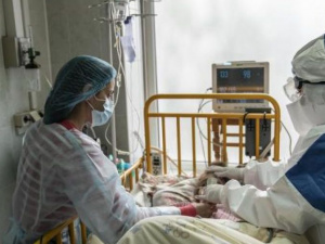 В Украине за сутки больше 10 тысяч новых заражений COVID-19, умерли 377 пациентов