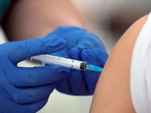 Где и какими вакцинами от COVID-19 прививают в Мариуполе?