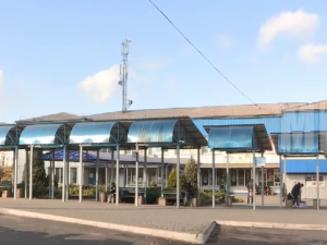 Мариупольские ЖД и автовокзалы опустели из-за карантинных ограничений