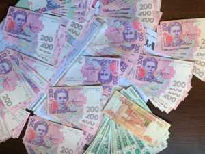 Пограничникам Донбасса предложили взятку в гривнах и рублях за пересечение КПВВ