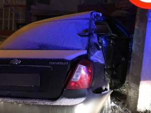 В Мариуполе нетрезвый водитель врезался в электроопору