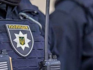 Красные элементы в одежде: украинцев просят сообщать в полицию о подозрительных людях