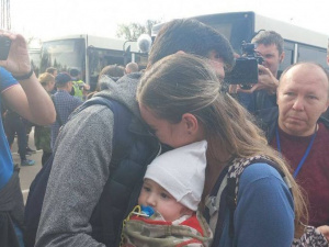 Эвакуированные из «Азовстали» мариупольцы прибыли в Запорожье