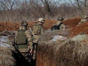 Вблизи Мариуполя боевики сбросили с квадрокоптера гранаты: ранены украинские военные
