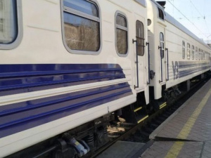 Поезд «Мариуполь-Киев» начнет принимать пассажиров в Черкасской области