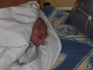Под обстрелами в Левобережном районе Мариуполя рождаются дети