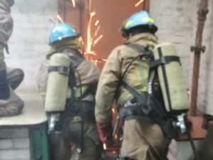 В Мариуполе в горящем доме нашли тело пожилого мужчины