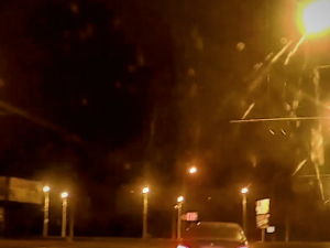 Погоня по ночному Мариуполю: скрываясь от полиции, водитель бросил автомобиль
