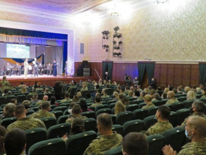 В мариупольской камерной филармонии зазвучал оркестр в честь украинских военнослужащих