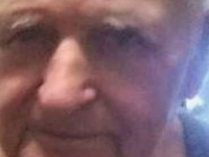 Пропал 82-летний мариуполец, который почти ничего не видит и не слышит