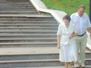 В популярном мариупольском парке травмоопасная лестница (ФОТО)