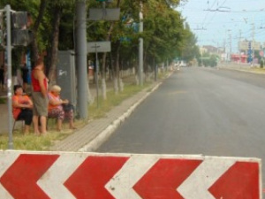 В центре Мариуполя автомобильный коллапс подходит к концу (ФОТО)