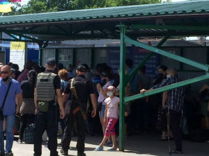 Боевики отказываются пропускать: что происходит на КПВВ Донбасса после открытия
