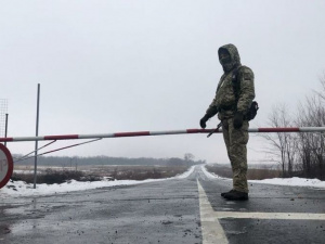 На Донбассе противник закрыл пропуск через несколько КПВВ. Где можно пересечь линию разграничения?