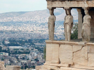 Мариупольский марафонец оставил памятную надпись на стене в Афинах