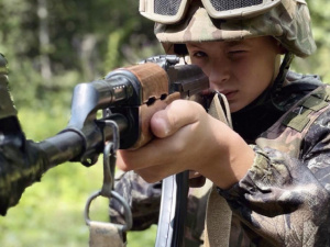Замість дитинства – в армію: у школі Маріуполя відкриють військовий клас