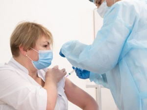 Какими препаратами можно вакцинироваться от COVID-19 в Мариуполе