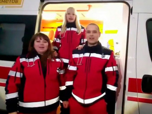 Спасти миллионы жизней: скорые Фонда Рината Ахметова помогают украинским врачам