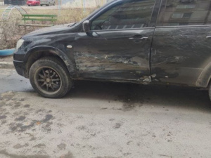 Пьяный водитель повредил три автомобиля и забор в Мариуполе